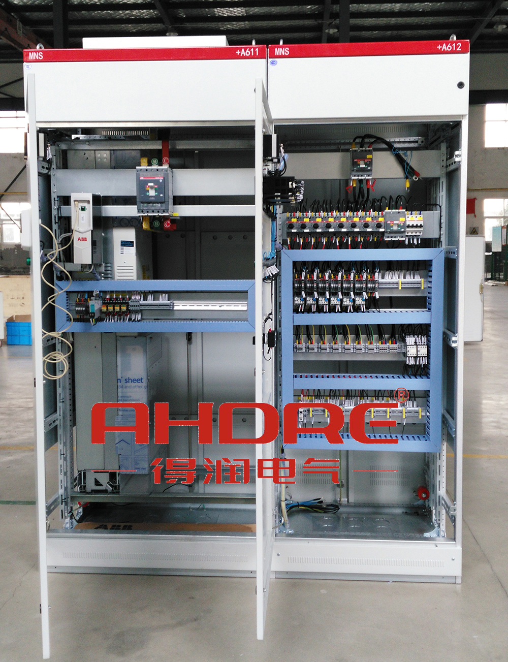 得润电气 水泥厂用高低压开关柜 咨询热线:4000551777 QQ:3176885416. 得润电气 水泥厂用高低压开关柜 咨询热线:4000551777 QQ:3176885416.